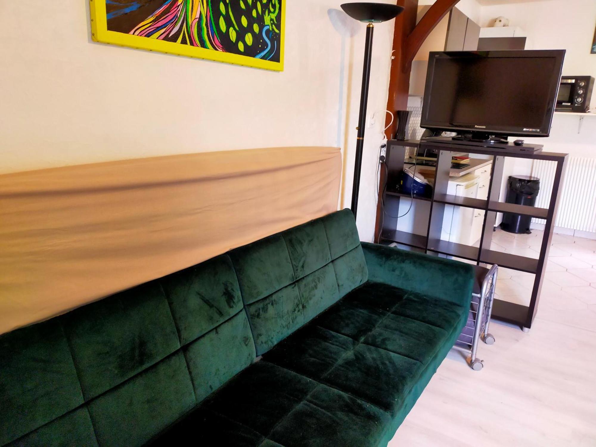 Studio En Rdc Avec Balcon Centre Vitre Bagian luar foto