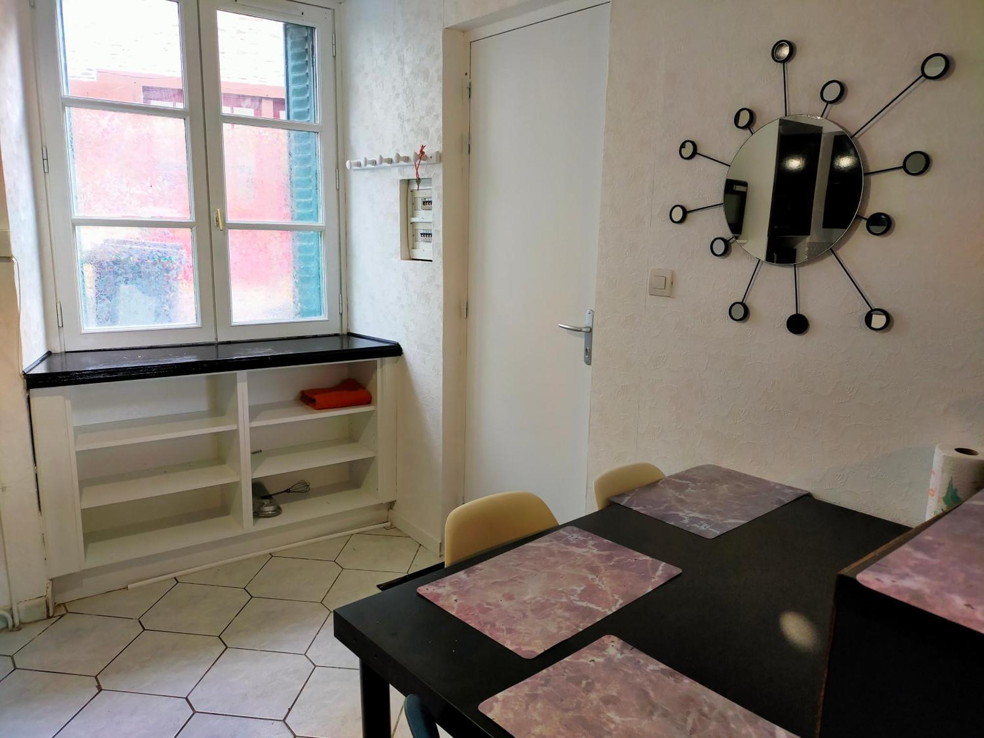 Studio En Rdc Avec Balcon Centre Vitre Bagian luar foto
